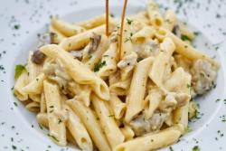 Penne mit Pilzen und Sahnesauce