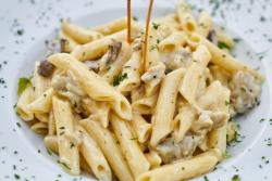 Penne mit Pilzen und Sahnesauce