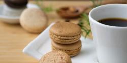 Macaron mit Kaffee